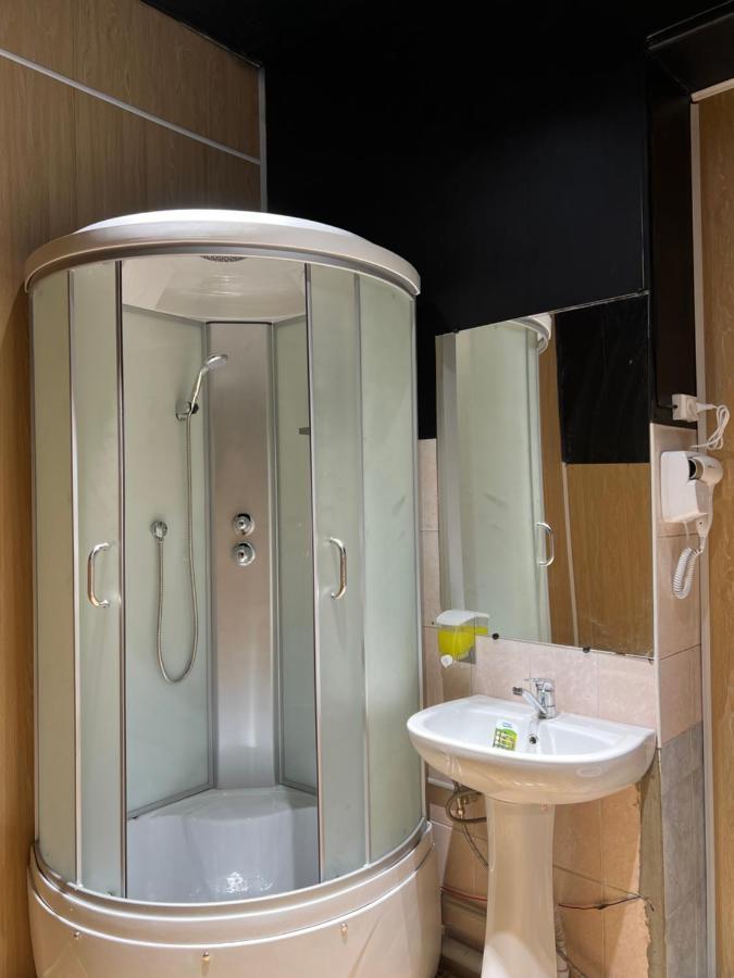 Capsule Hostel Karakol Eksteriør billede