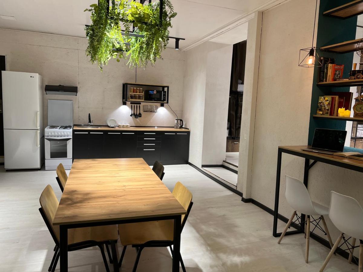 Capsule Hostel Karakol Eksteriør billede